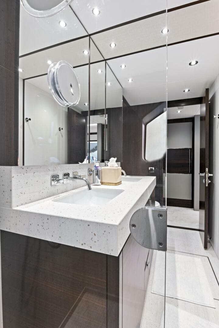 2024 Sunseeker 76 Yacht — photo 70