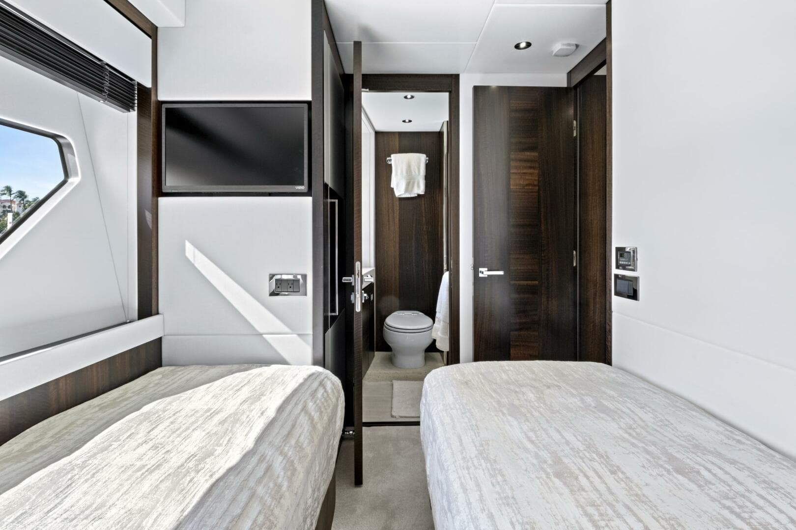 2024 Sunseeker 76 Yacht — photo 75