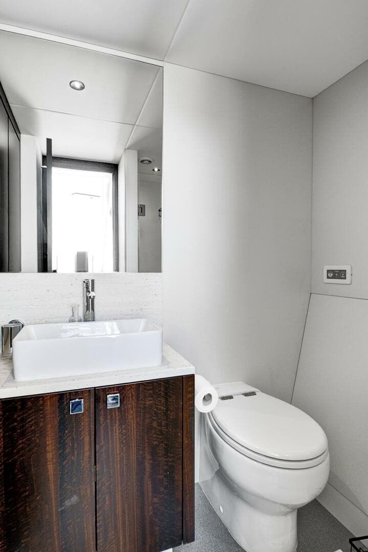 2024 Sunseeker 76 Yacht — photo 54