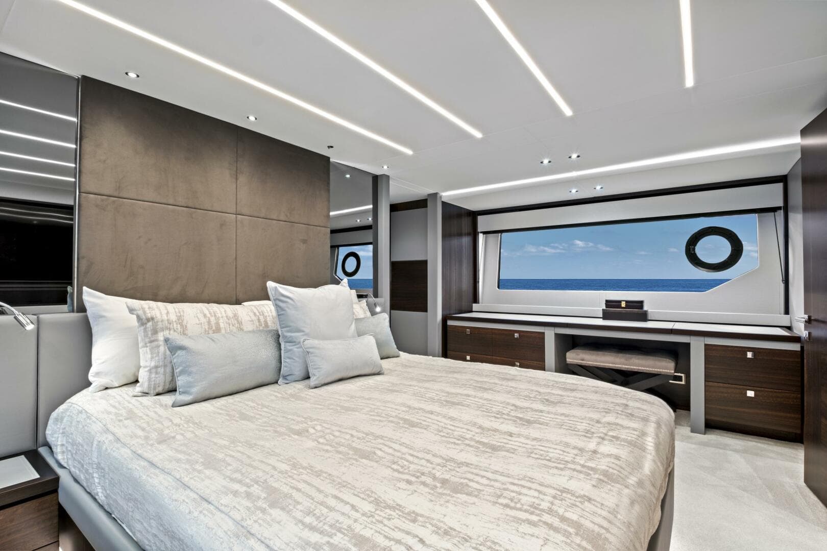 2024 Sunseeker 76 Yacht — photo 41