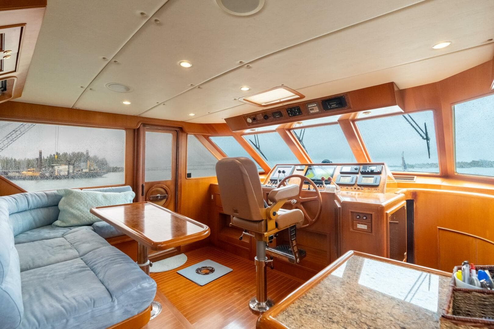 2005 Offshore Yachts Pilothouse — photo 8