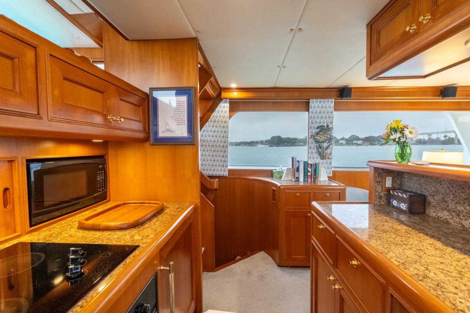 2005 Offshore Yachts Pilothouse — photo 5