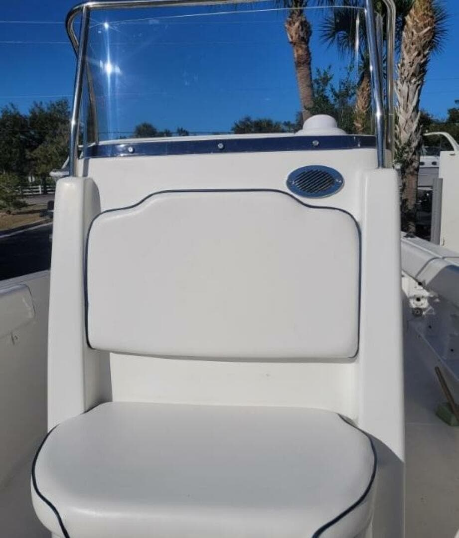 2015 Sea Hunt Ultra 211 — photo 6