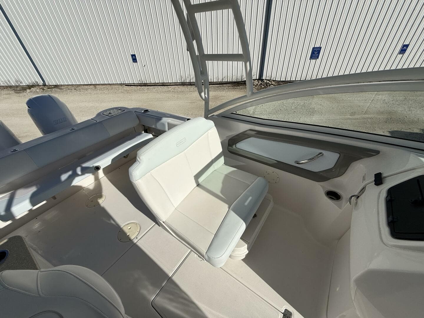 2018 Robalo — photo 10