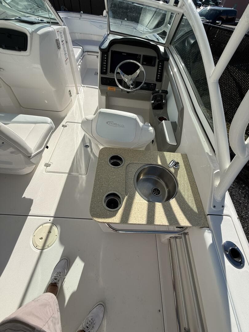 2018 Robalo — photo 8