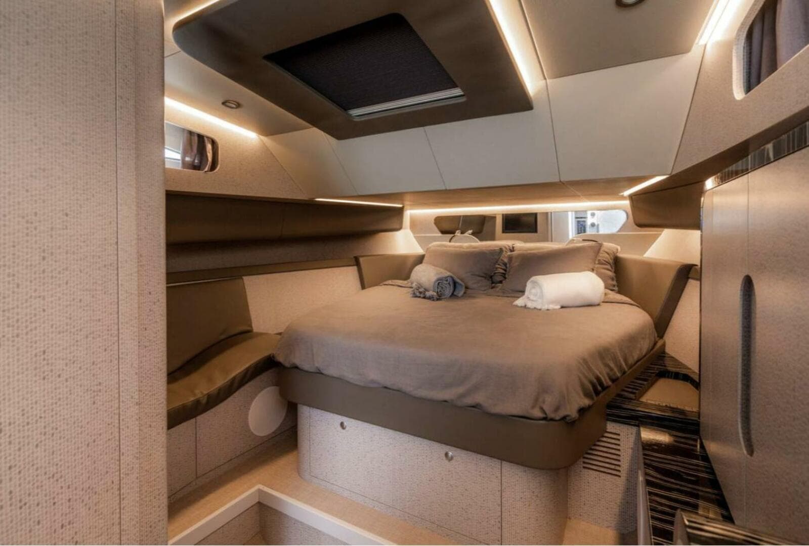 2027 Canados Gladiator 431 Walk-Around — photo 5