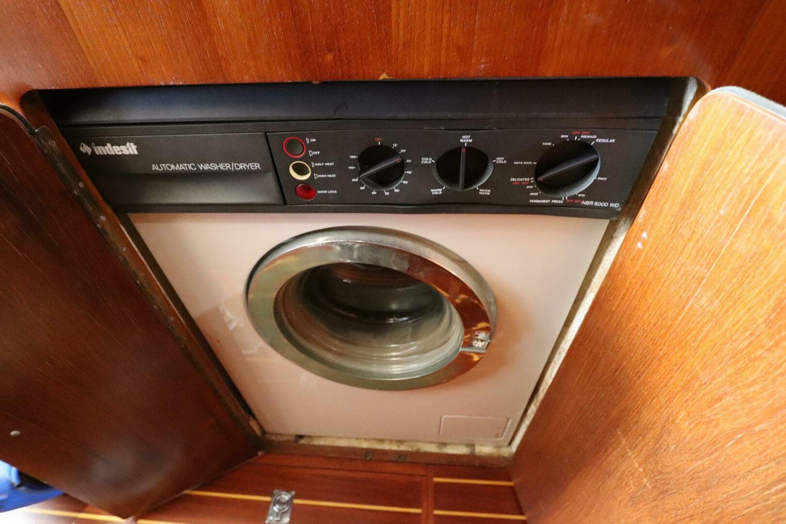 1991 Spectrum 48 Convertible — photo 39