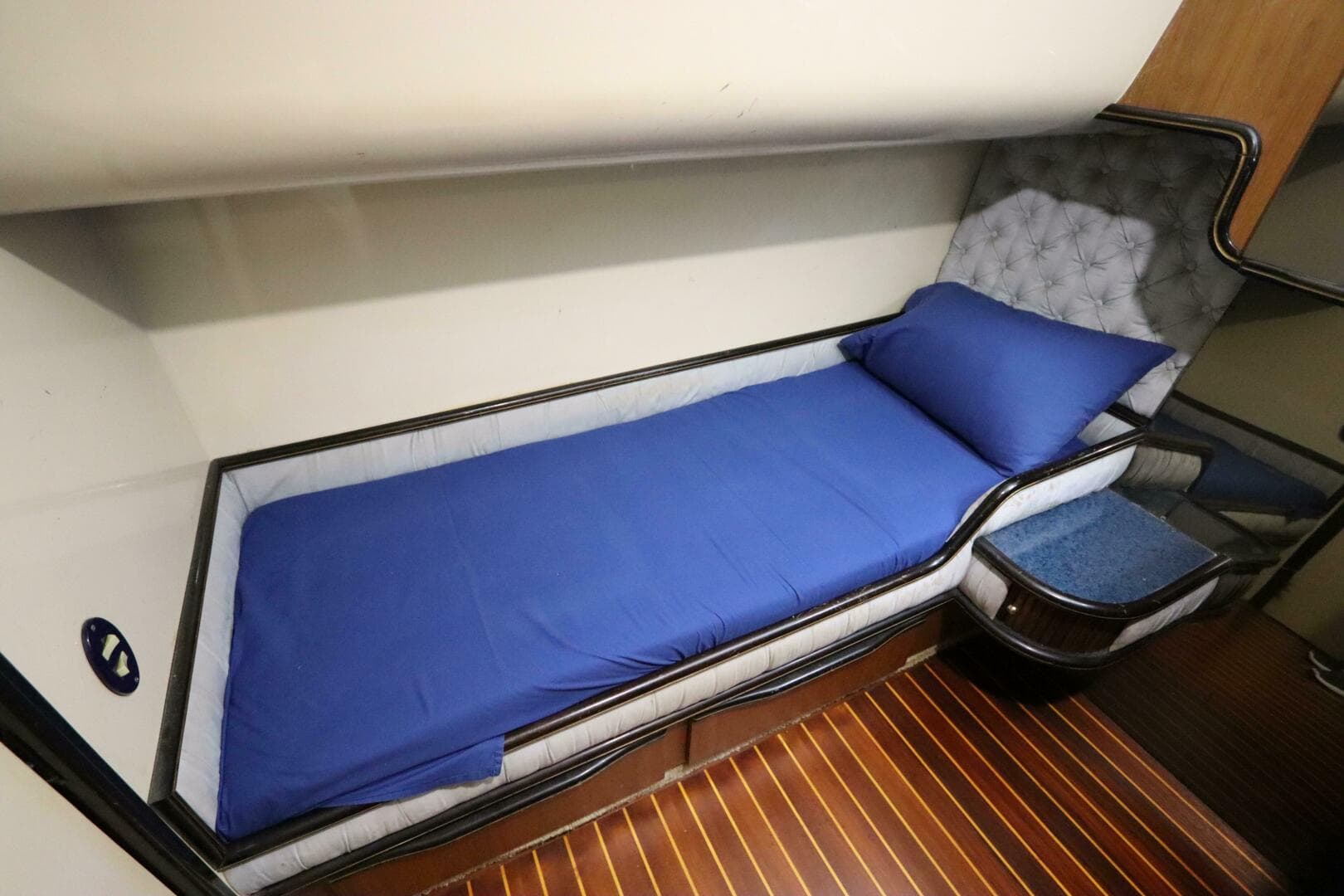 1991 Spectrum 48 Convertible — photo 28