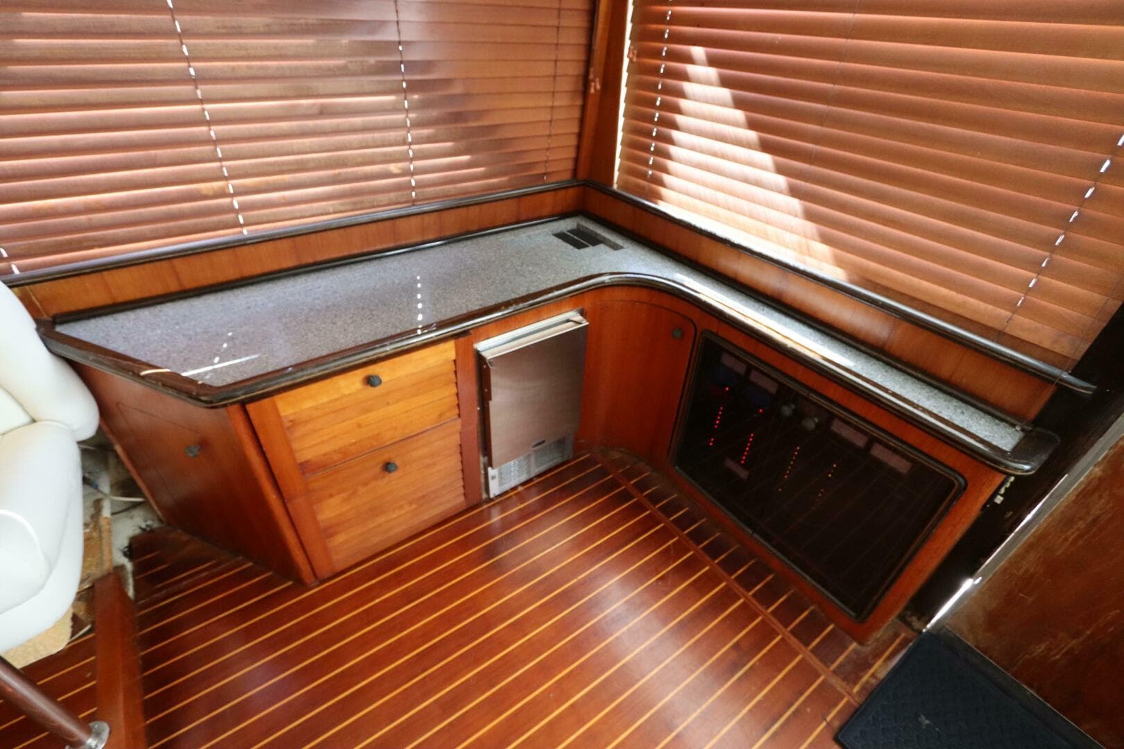 1991 Spectrum 48 Convertible — photo 17