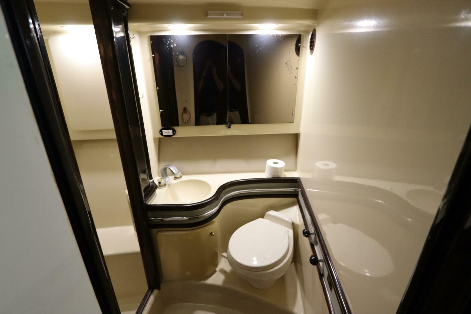 1991 Spectrum 48 Convertible — photo 31