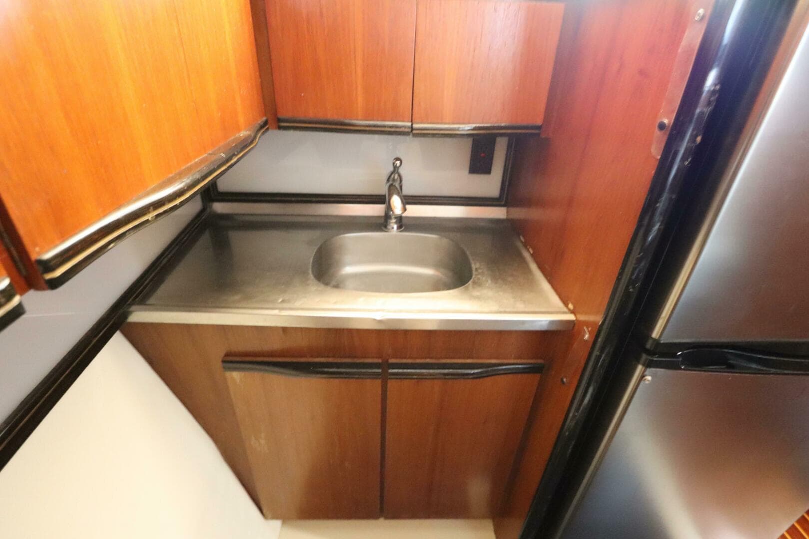 1991 Spectrum 48 Convertible — photo 24