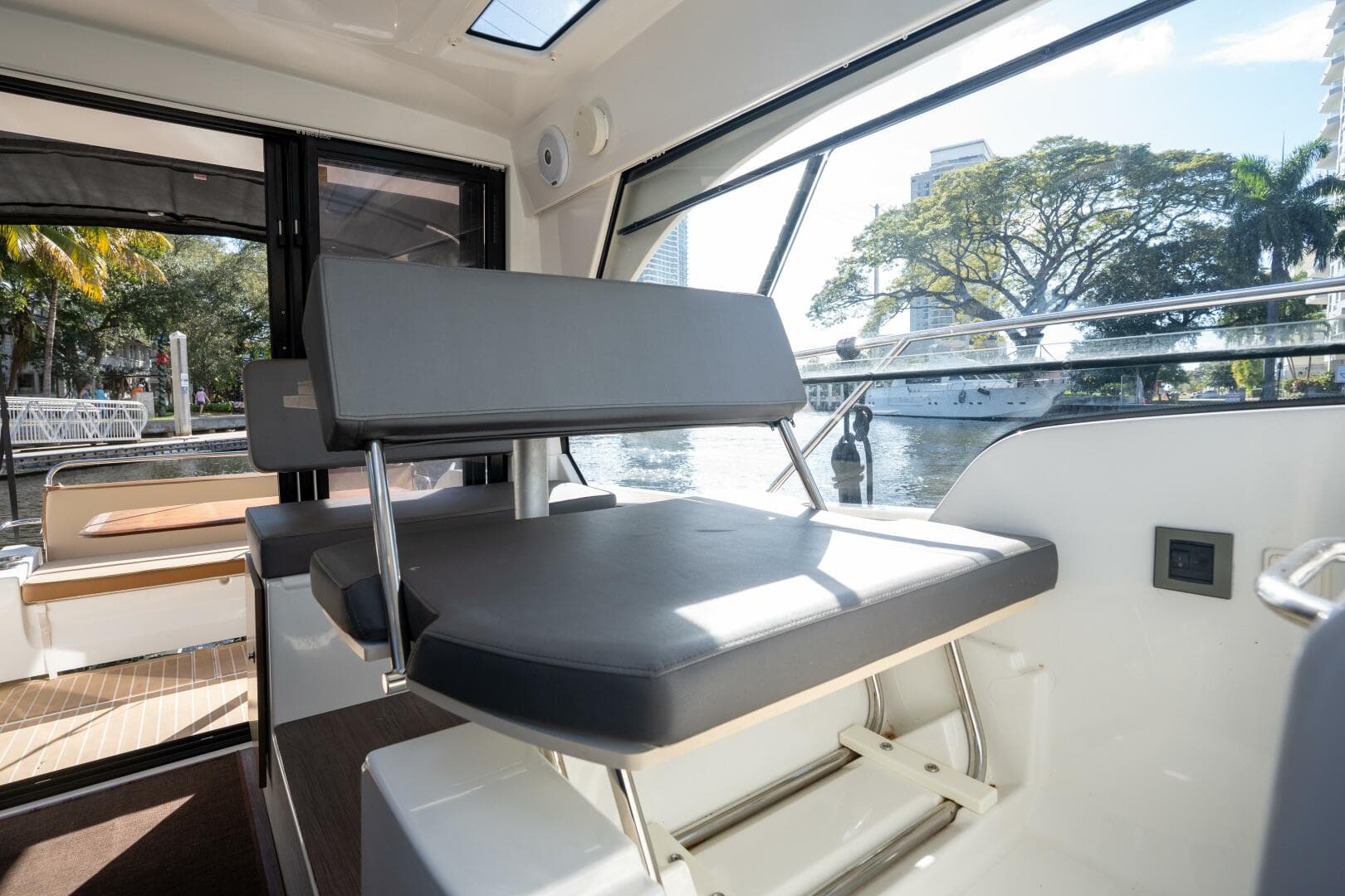 2021 Beneteau Antares 9 — photo 37