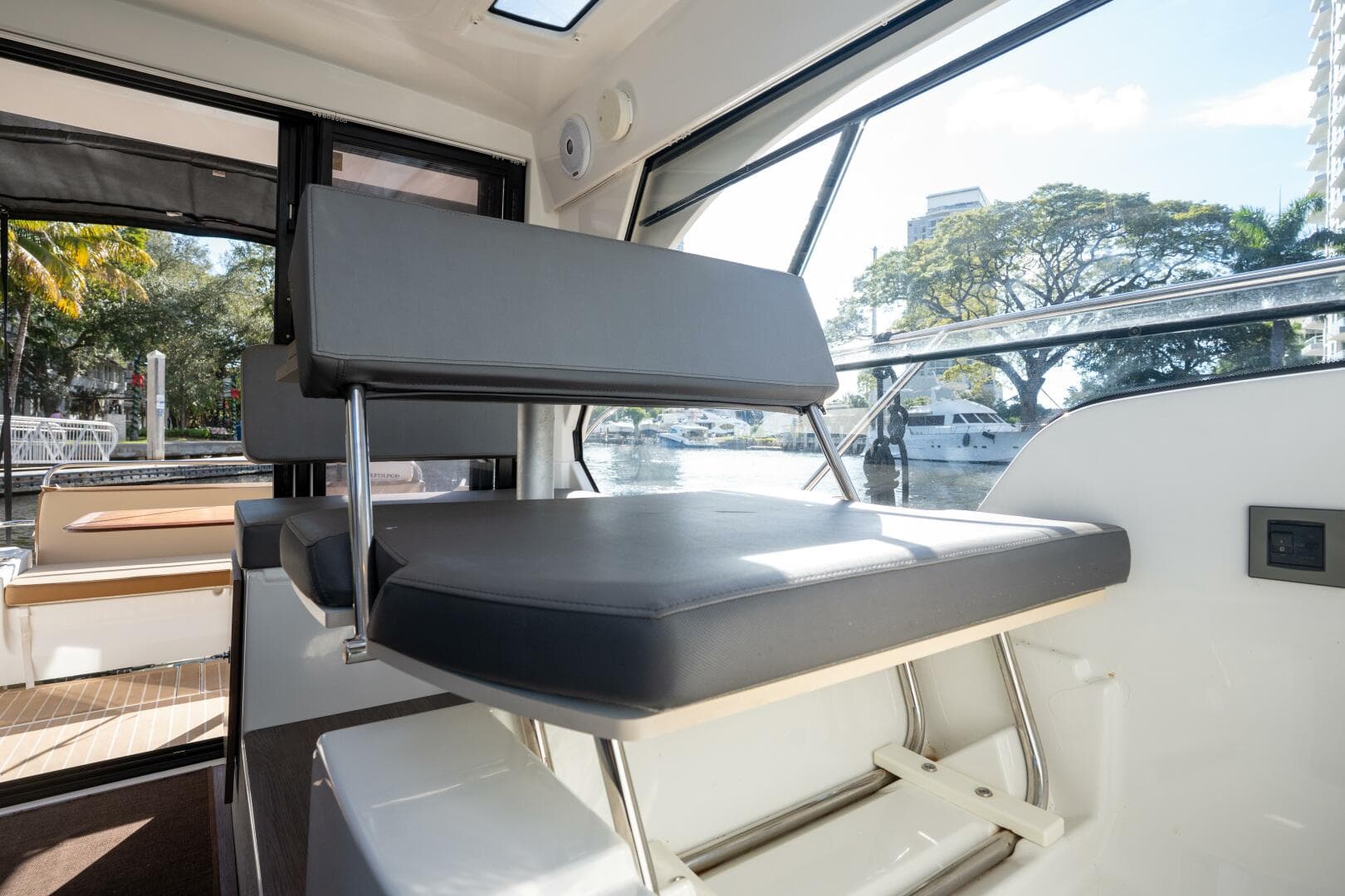 2021 Beneteau Antares 9 — photo 36