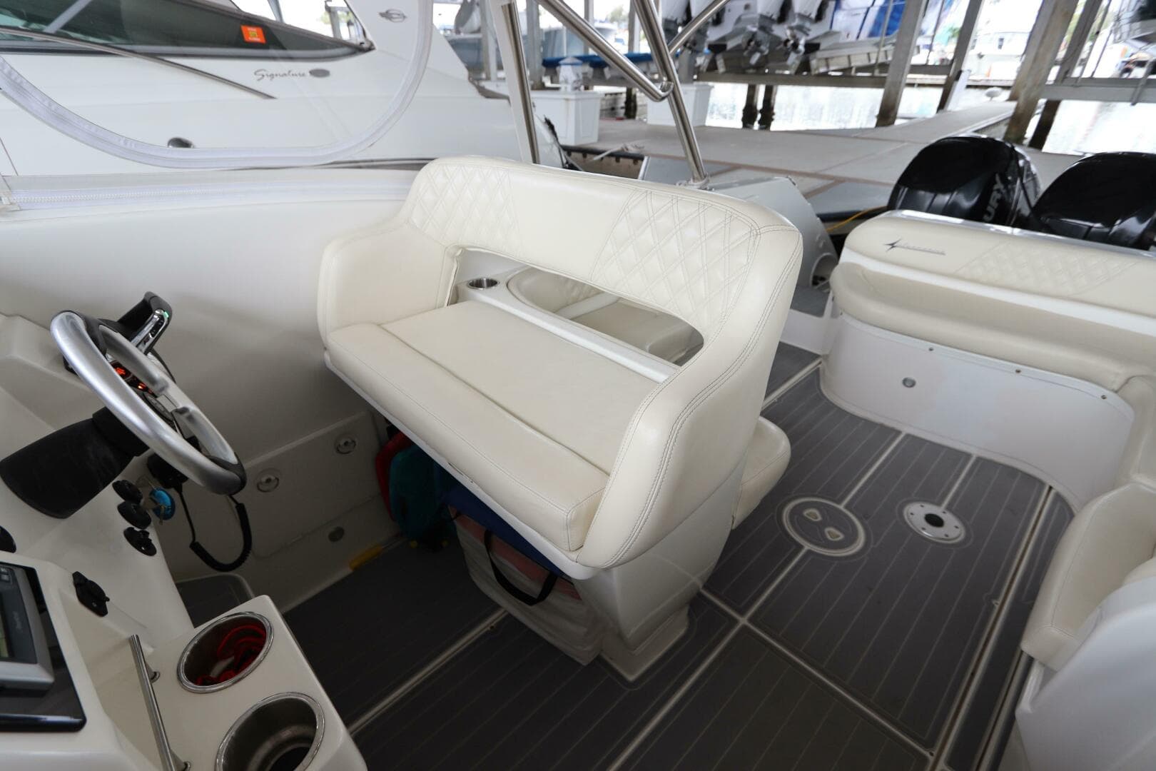 2014 Intermarine 380 Sport — photo 19