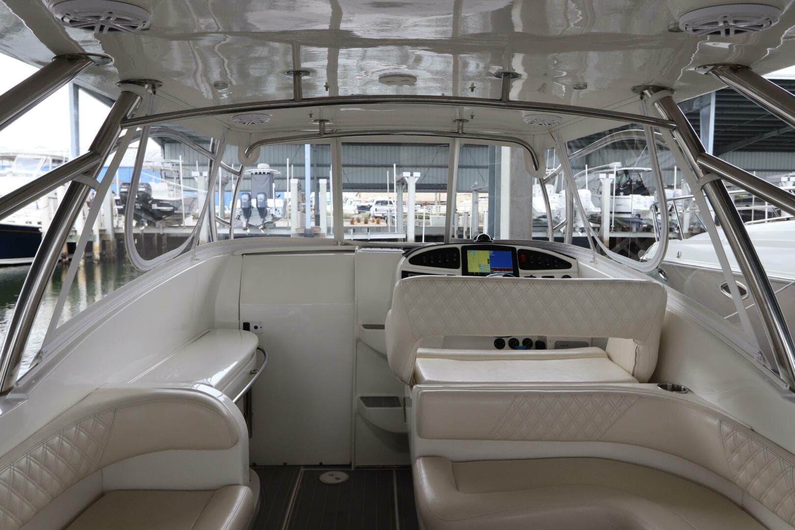 2014 Intermarine 380 Sport — photo 18