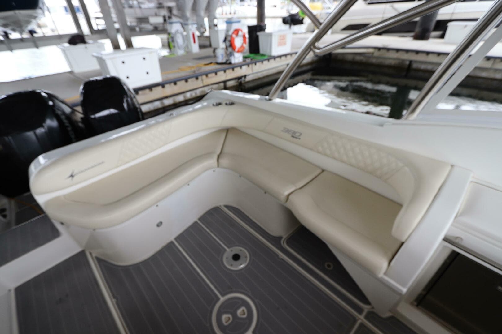 2014 Intermarine 380 Sport — photo 16
