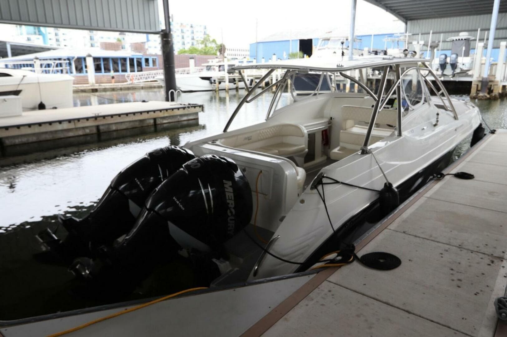 2014 Intermarine 380 Sport — photo 4