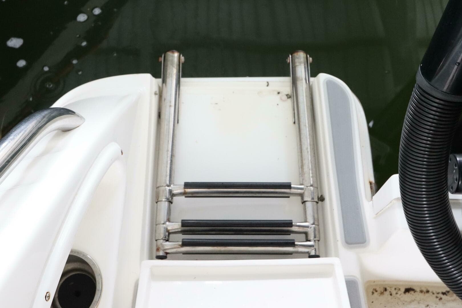 2014 Intermarine 380 Sport — photo 13