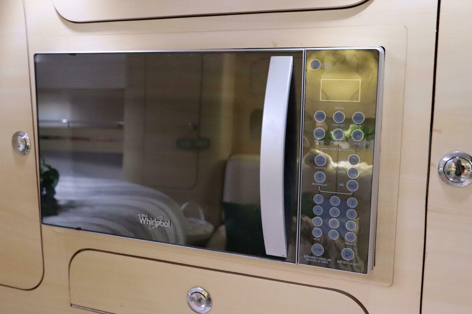 2014 Intermarine 380 Sport — photo 31