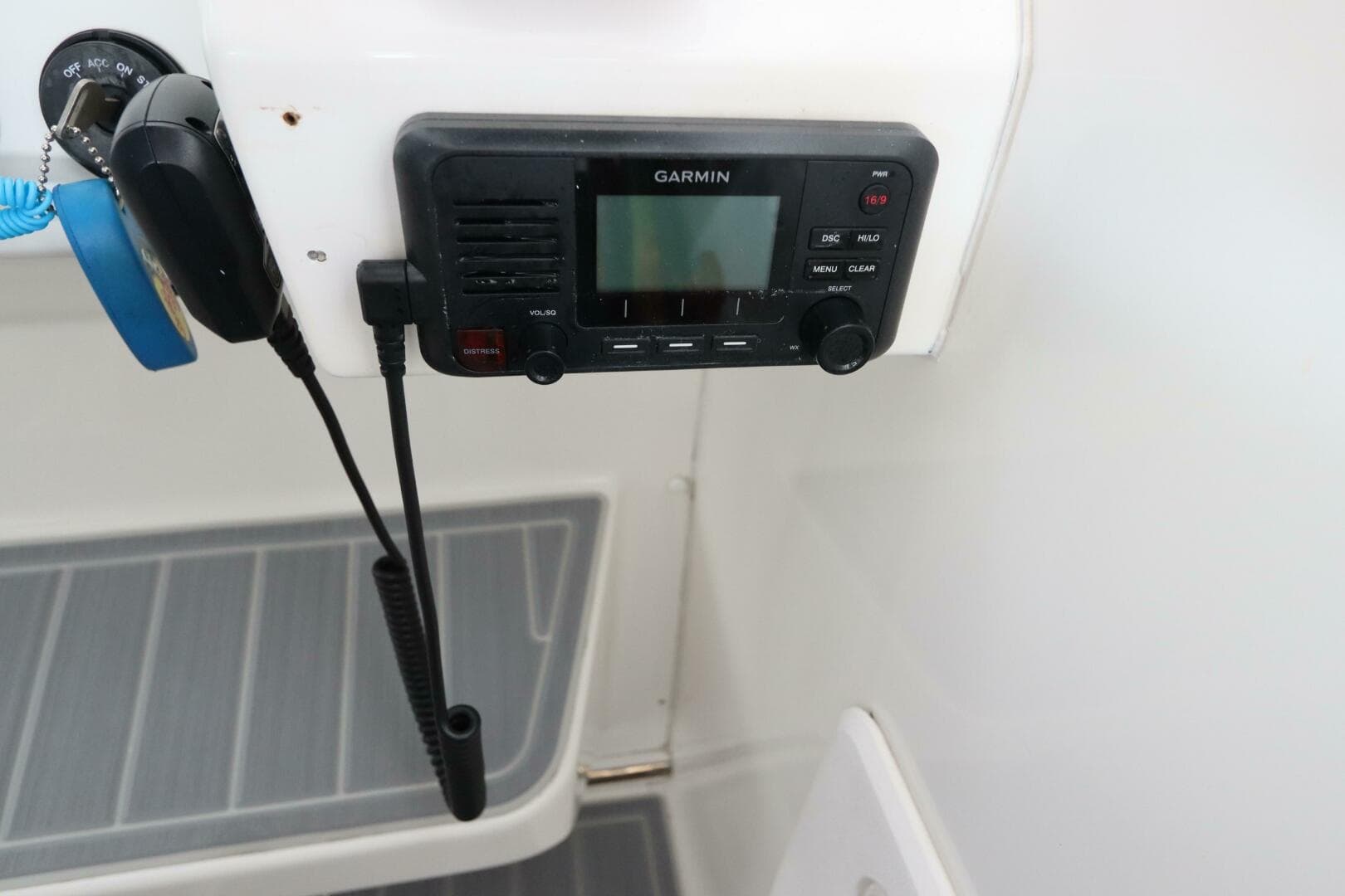 2014 Intermarine 380 Sport — photo 26