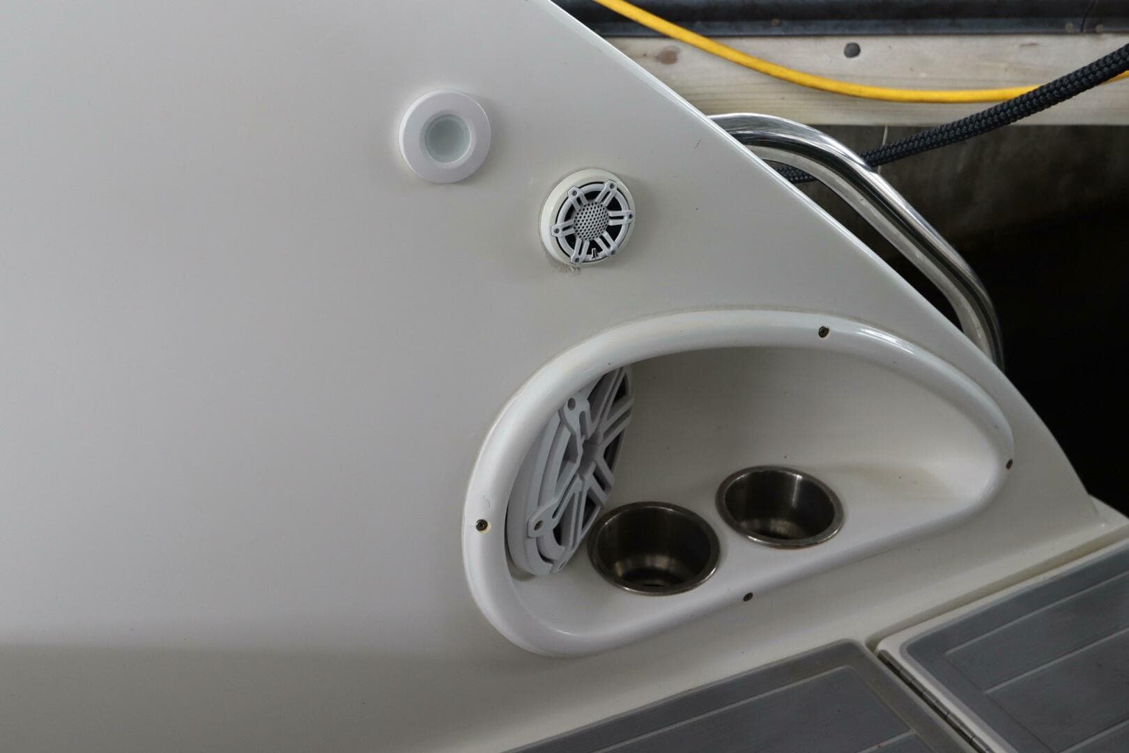 2014 Intermarine 380 Sport — photo 12