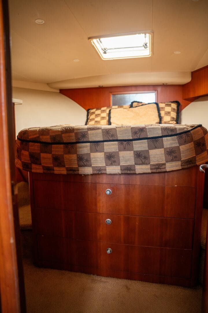 2004 Luhrs Convertible — photo 32