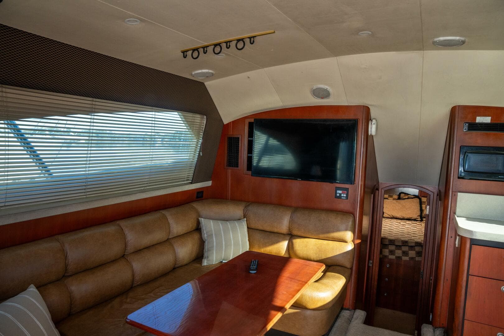 2004 Luhrs Convertible — photo 28