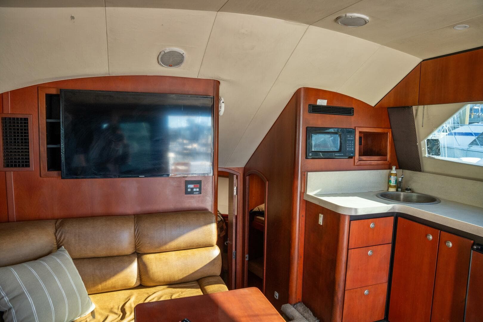 2004 Luhrs Convertible — photo 27