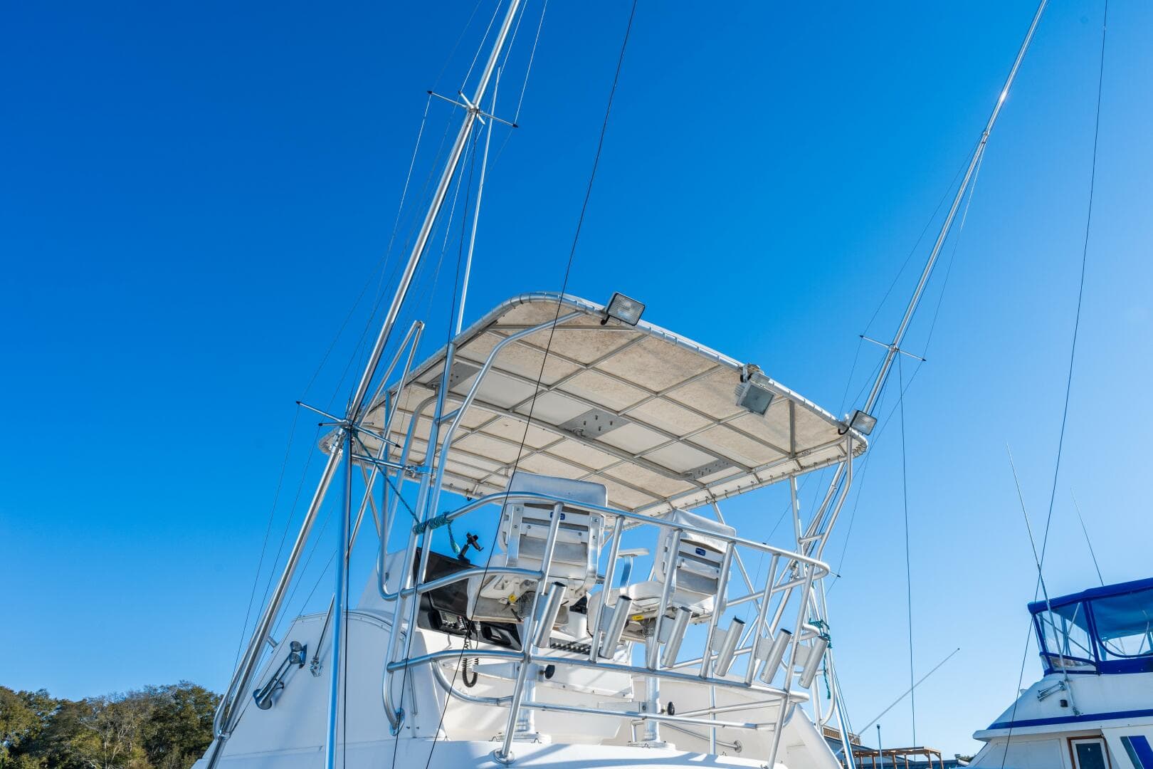 2004 Luhrs Convertible — photo 6