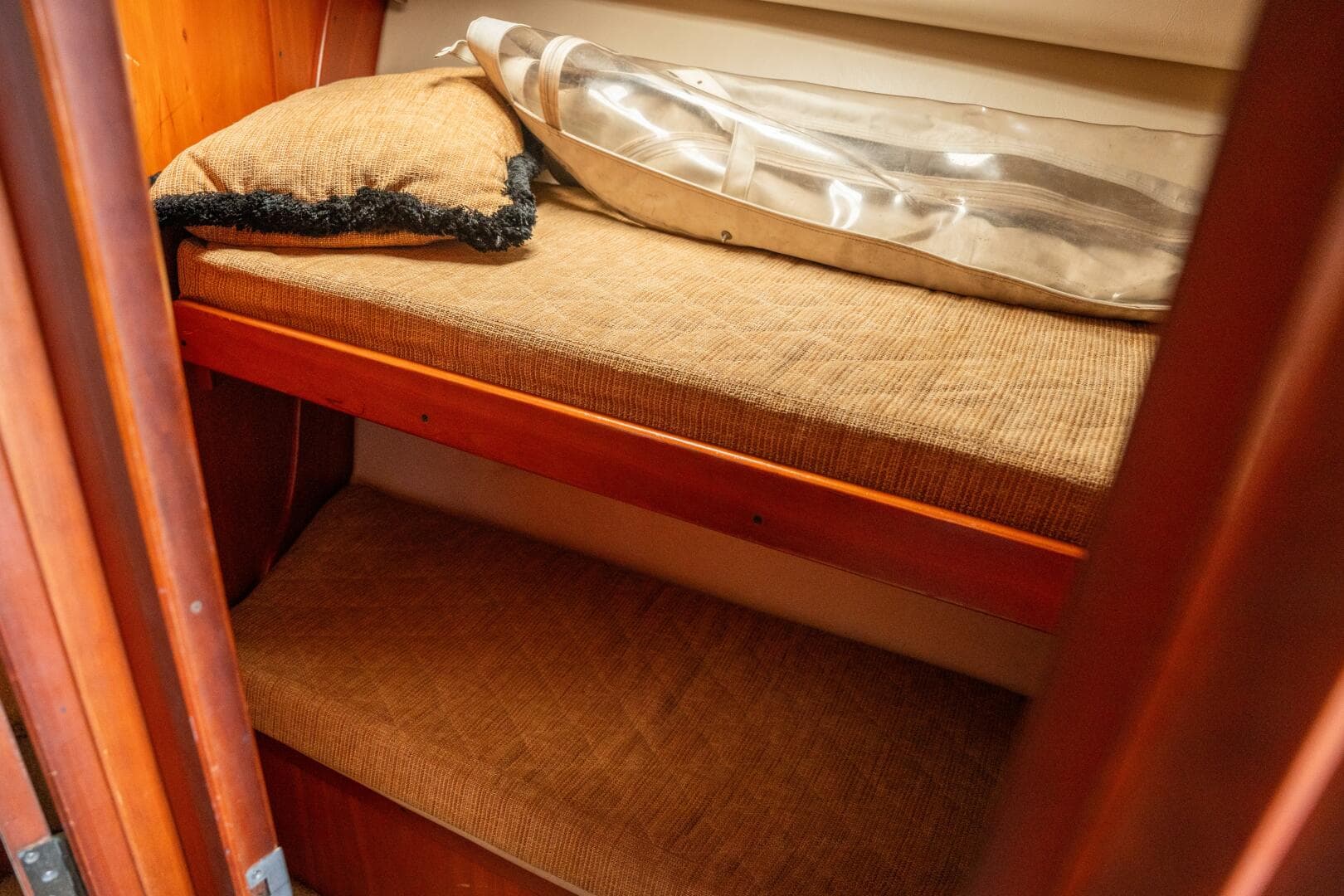 2004 Luhrs Convertible — photo 34