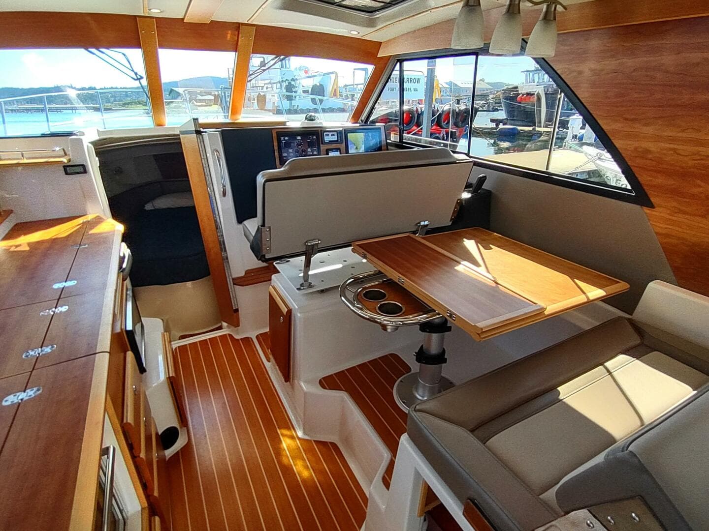 2020 Cutwater C-32 Coupe — photo 17