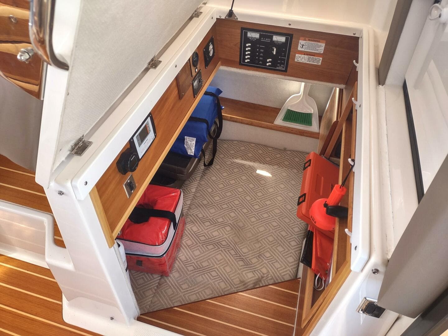 2020 Cutwater C-32 Coupe — photo 35