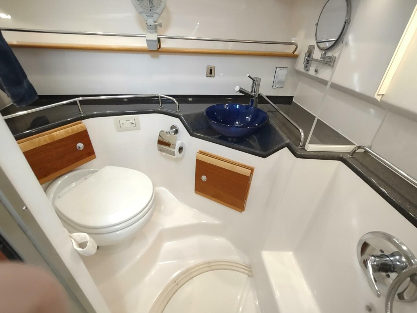 2020 Cutwater C-32 Coupe — photo 32