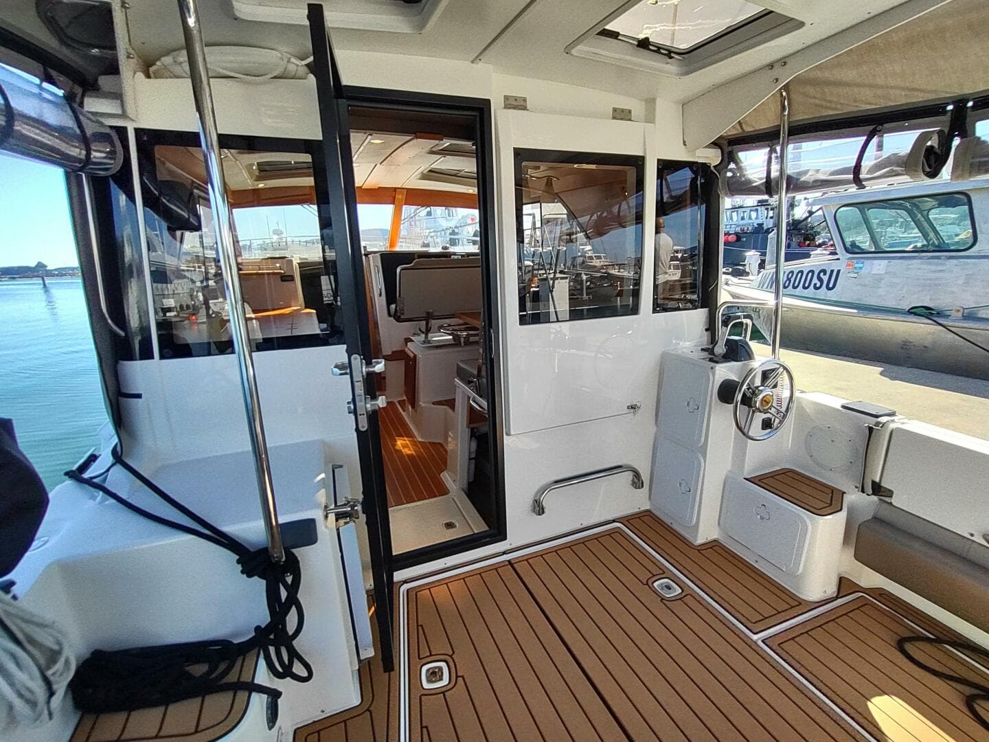 2020 Cutwater C-32 Coupe — photo 9