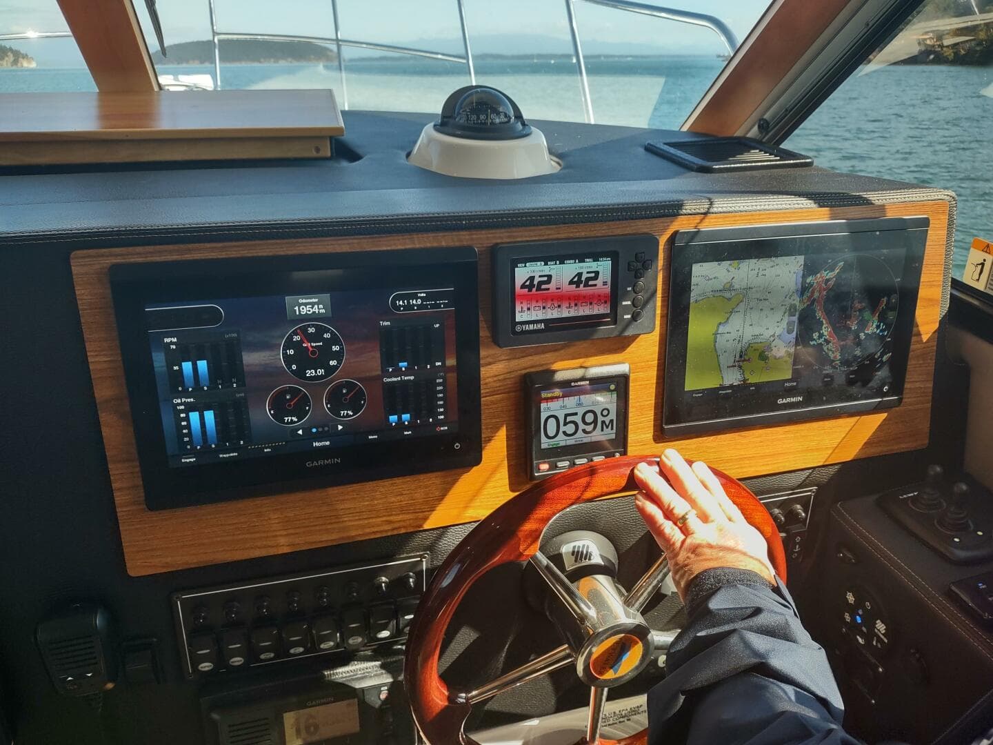 2020 Cutwater C-32 Coupe — photo 25