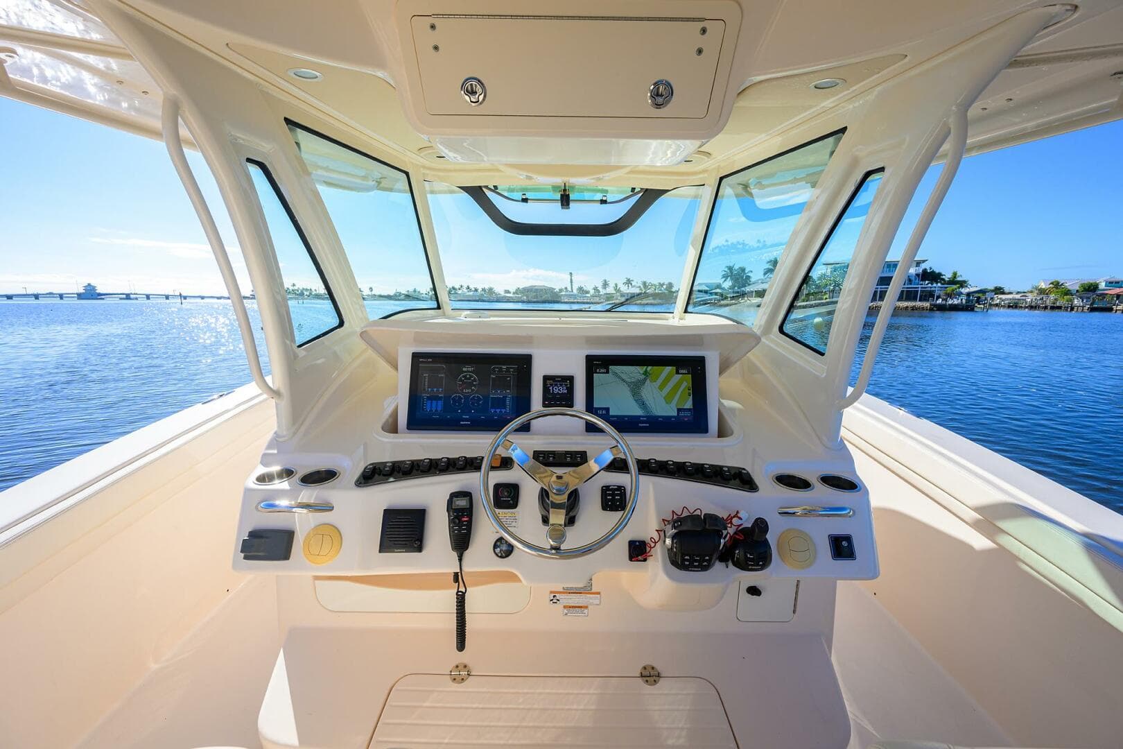 2018 Grady-White Canyon 376 — photo 17