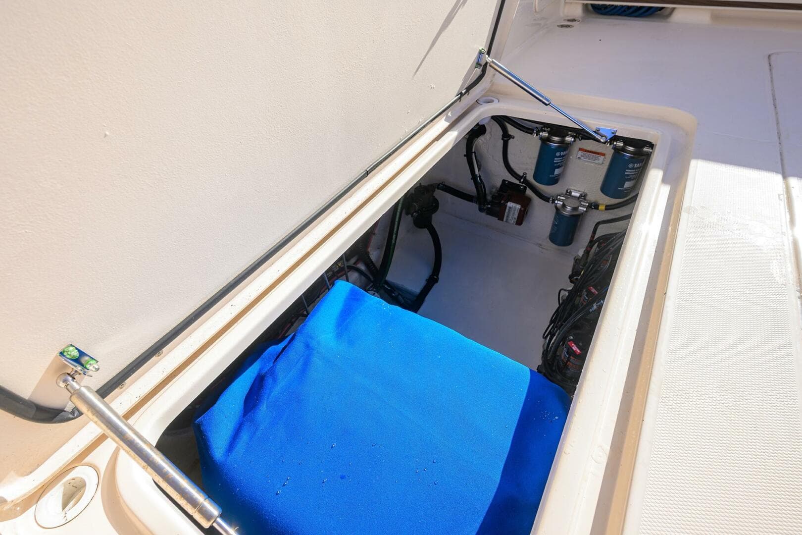 2018 Grady-White Canyon 376 — photo 31