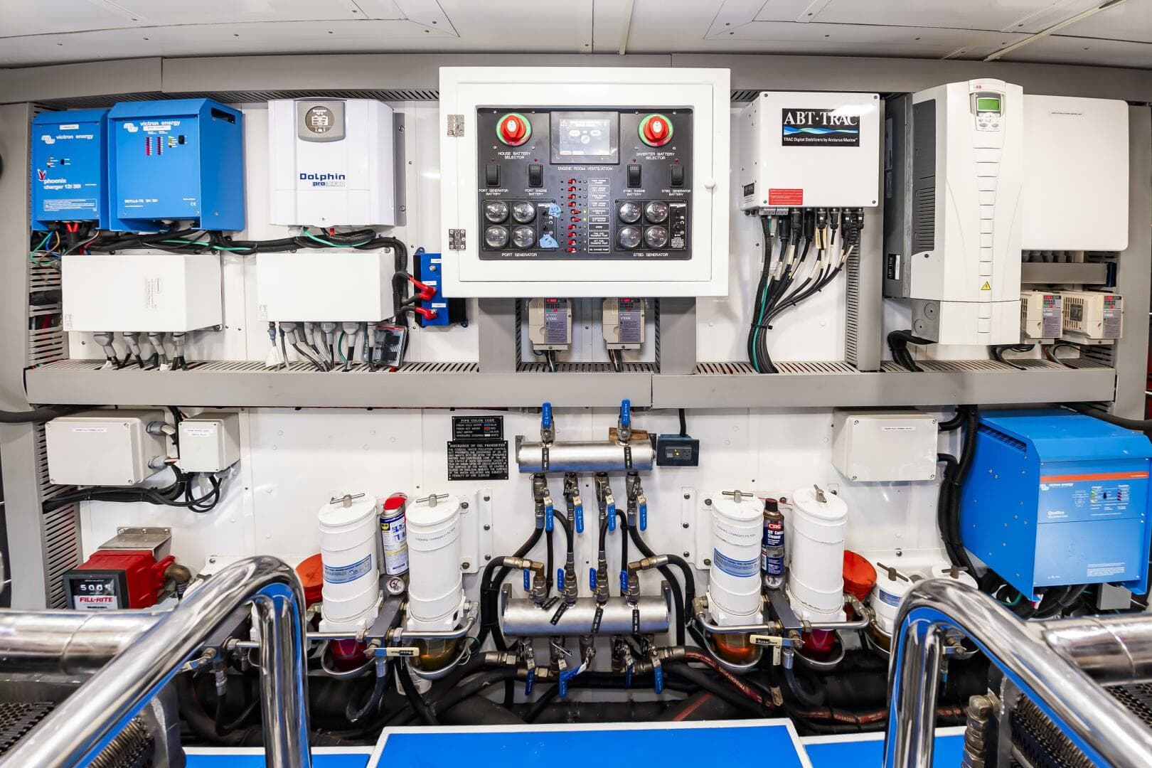 2017 Johnson 93 Flybridge — photo 116