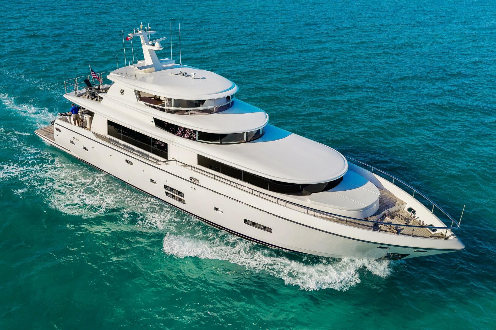 2017 Johnson 93 Flybridge — photo 8