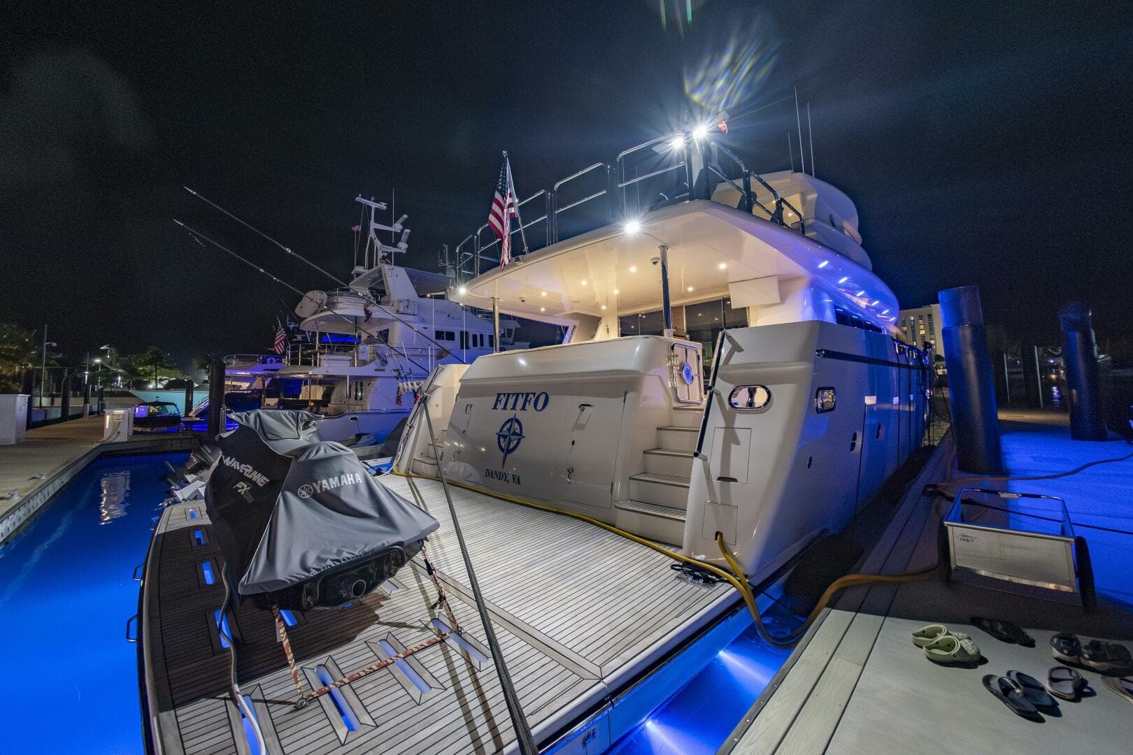 2017 Johnson 93 Flybridge — photo 133