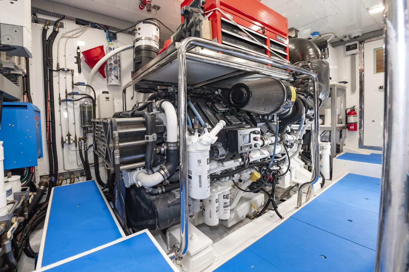 2017 Johnson 93 Flybridge — photo 108