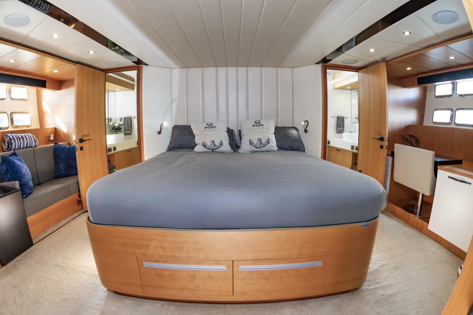 2017 Johnson 93 Flybridge — photo 62