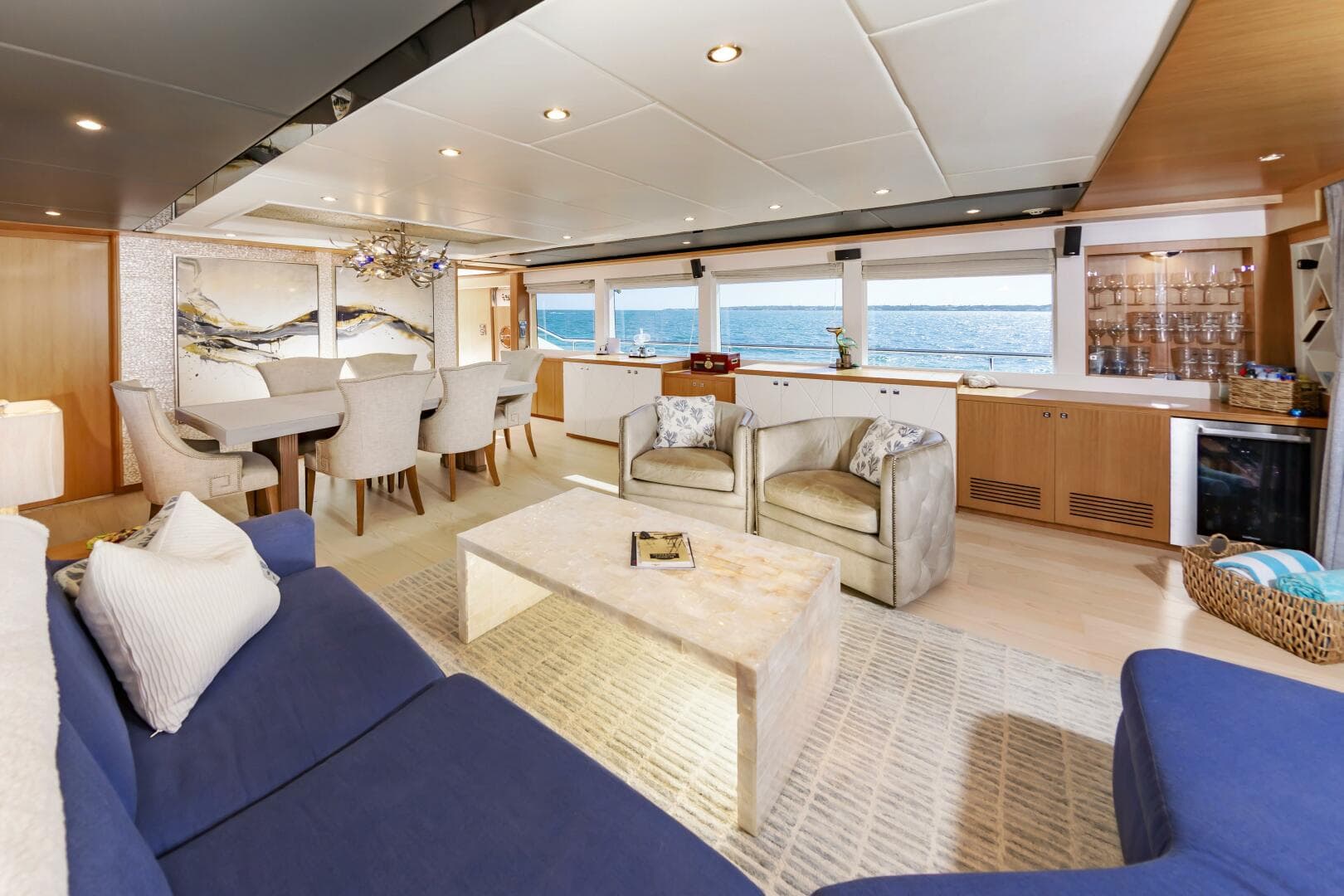 2017 Johnson 93 Flybridge — photo 30