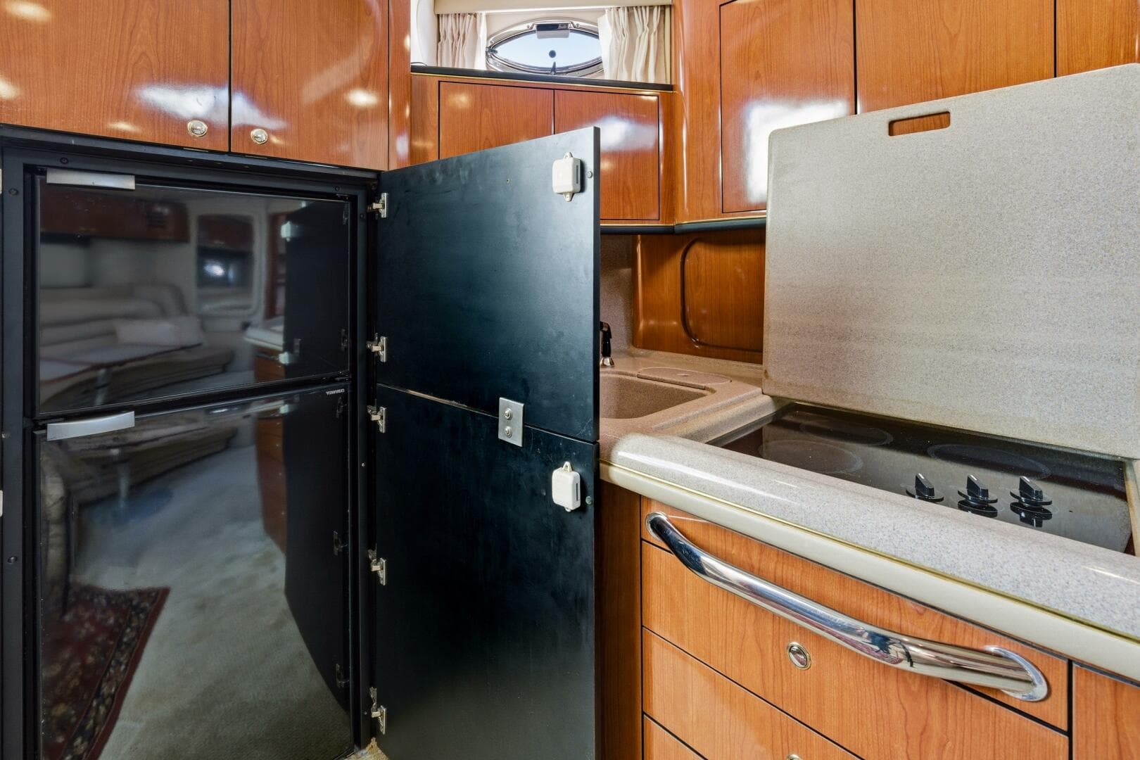 2002 Sea Ray 460 Sundancer — photo 33