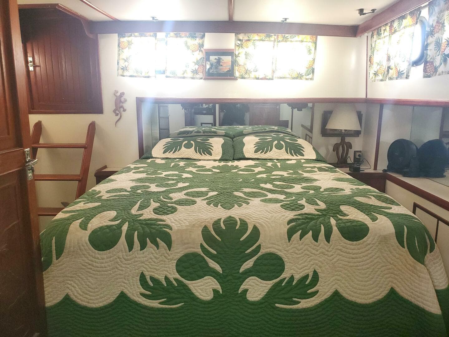 1981 Chb Sedan-Aft Cabin — photo 29