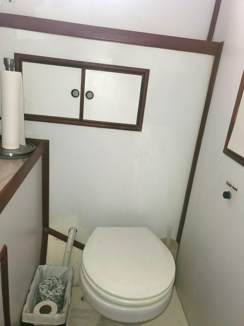 1981 Chb Sedan-Aft Cabin — photo 17