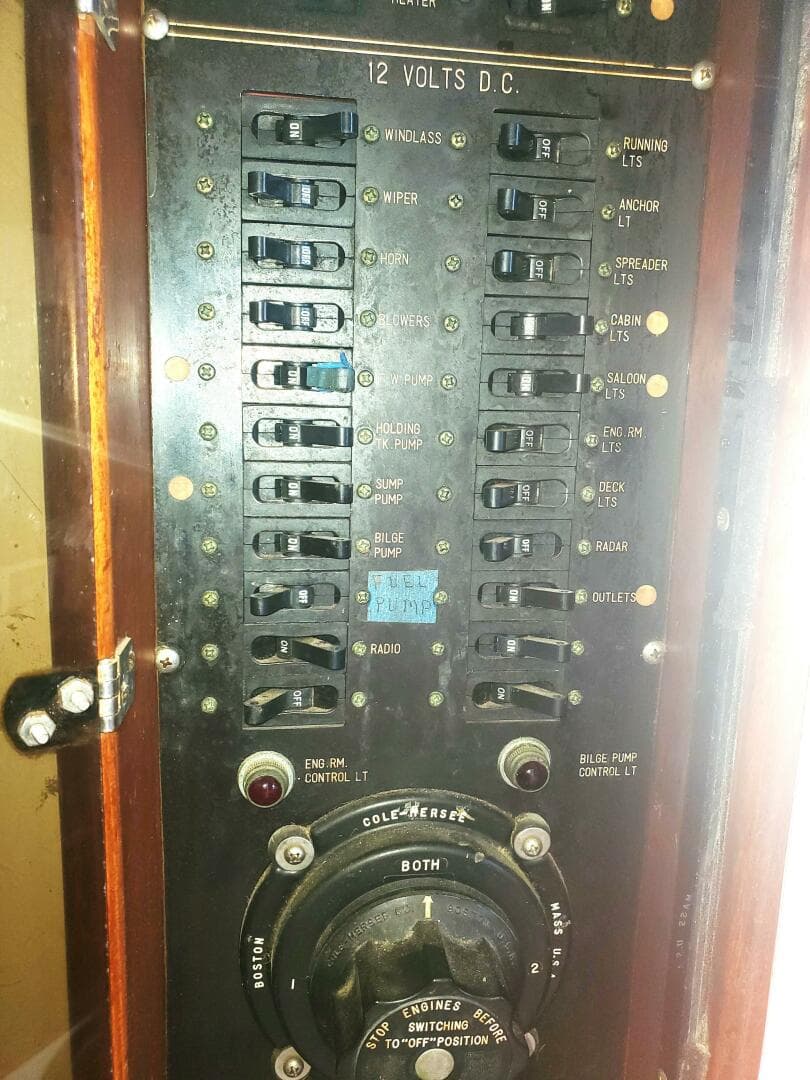 1981 Chb Sedan-Aft Cabin — photo 13