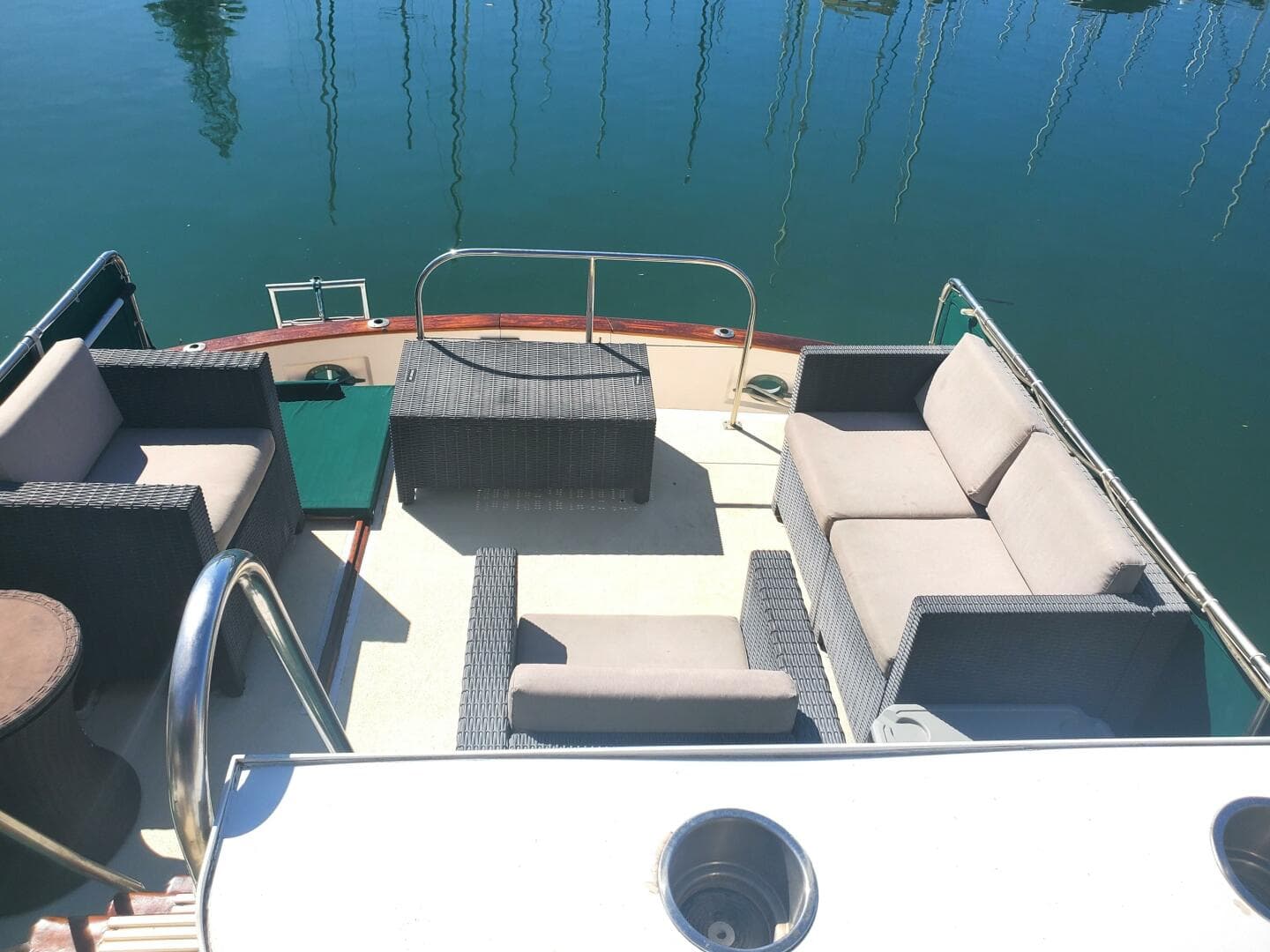 1981 Chb Sedan-Aft Cabin — photo 9