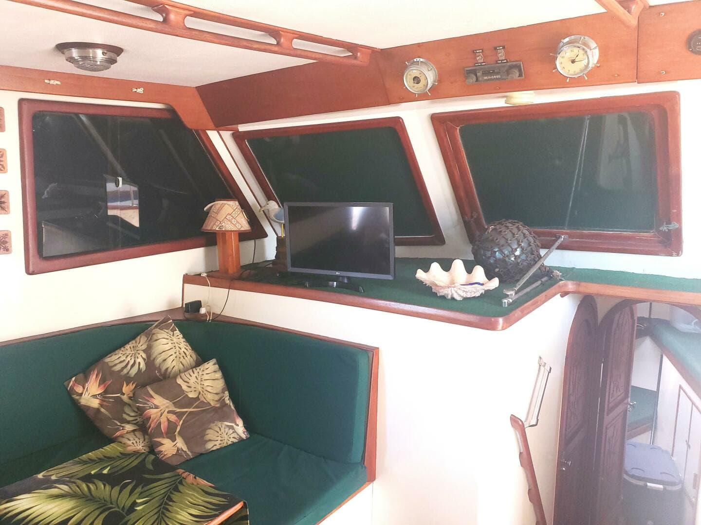 1981 Chb Sedan-Aft Cabin — photo 25