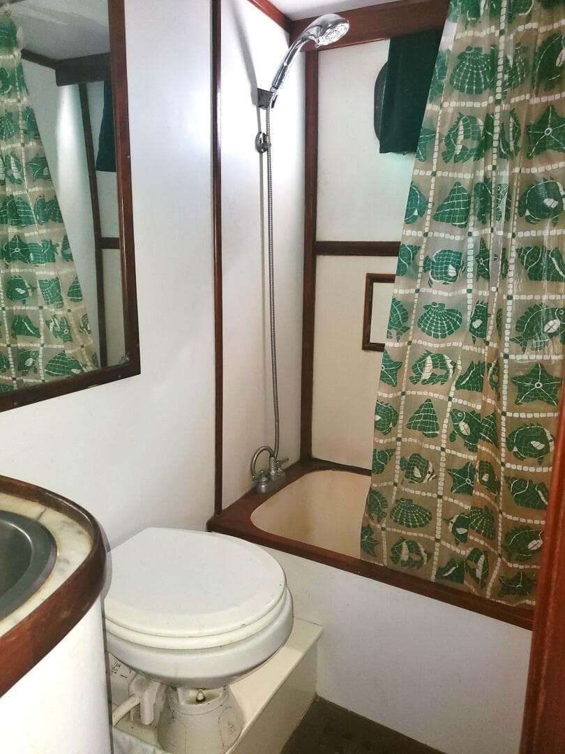 1981 Chb Sedan-Aft Cabin — photo 27